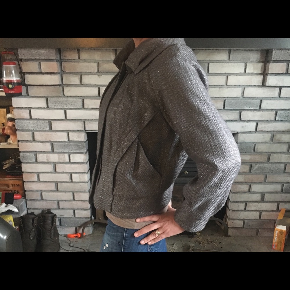 Eryn Brinie  mid weight jacket - Picture 2 of 8